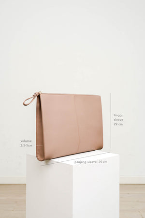 Gia Laptop Sleeve in Caramel