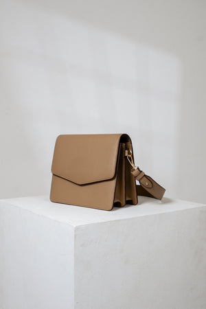 SAMPLE/DEFECT SALE - Petra Bag in Camel