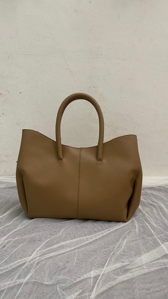 SAMPLE/DEFECT SALE - Madden Bag in Camel