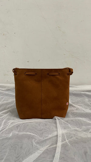 SAMPLE/DEFECT SALE - Taffy Bucket Bag in Cinnamon