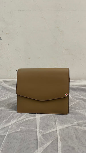 SAMPLE/DEFECT SALE - Petra Bag in Camel