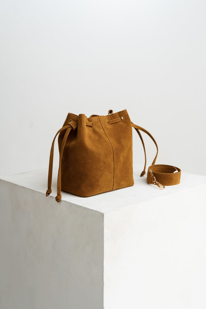 Taffy Bucket Bag in Honey