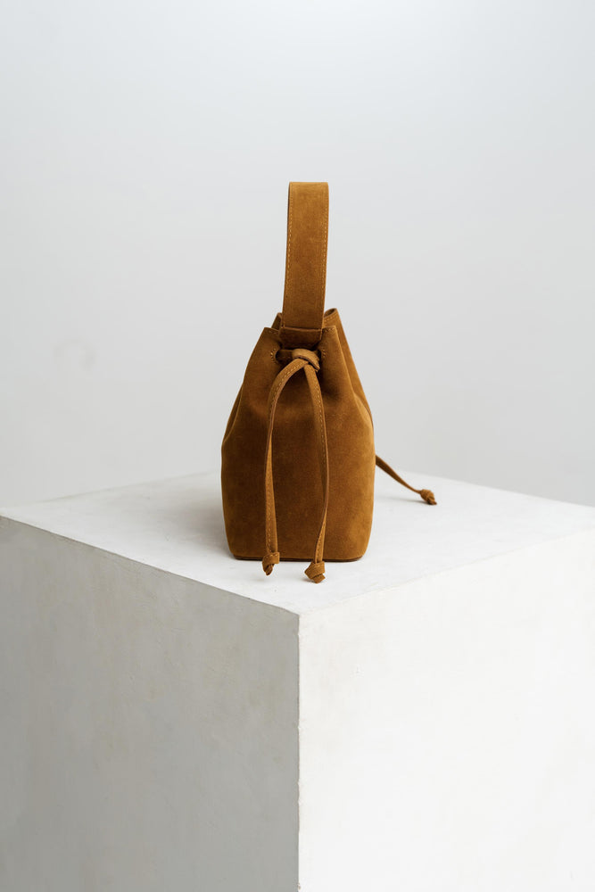 Taffy Bucket Bag in Honey