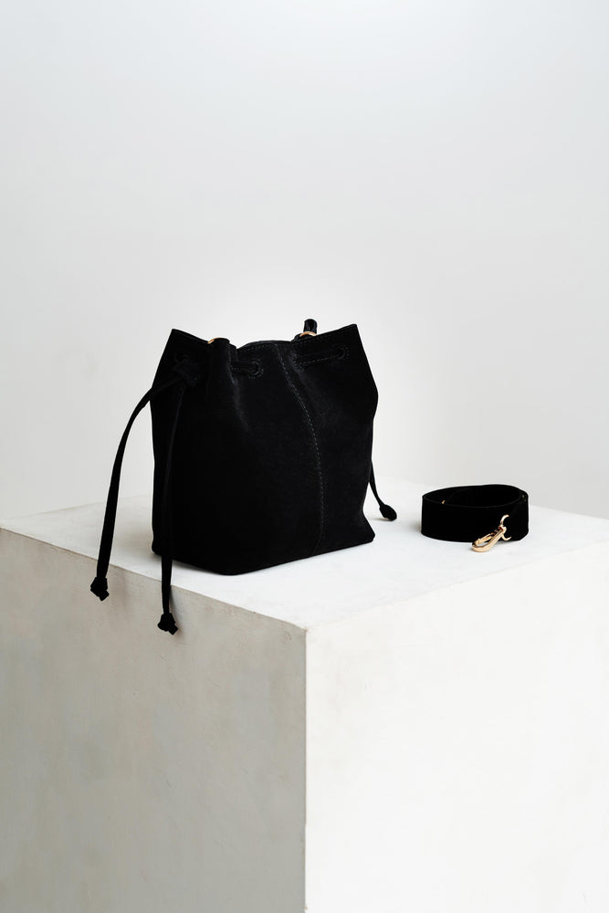 Taffy Bucket Bag in Black