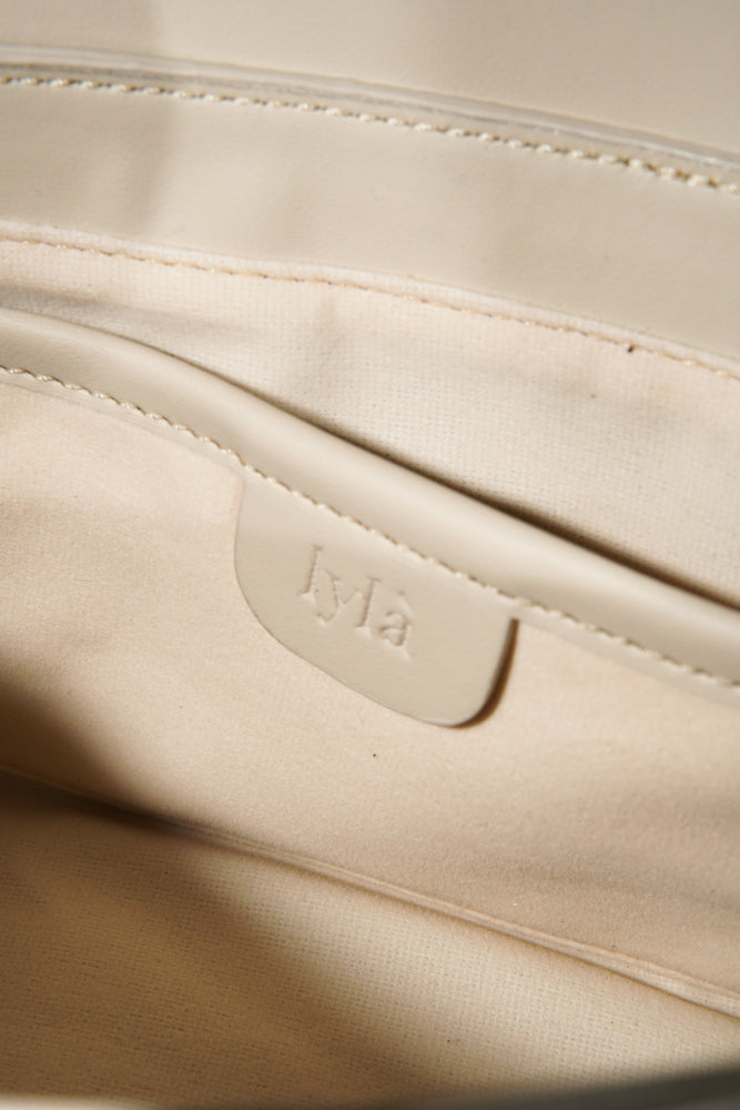 Naïa Bag in Crema