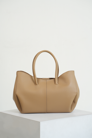 Madden Bag in Camel