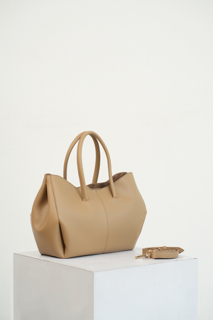 Madden Bag in Camel