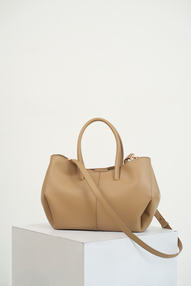 Madden Bag in Camel