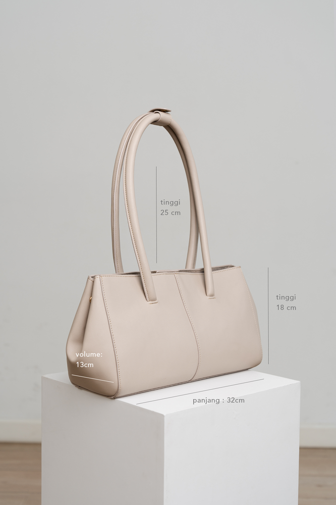 Tortee Baguette Bag in Ivory