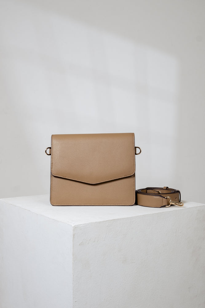 Petra Bag in Camel